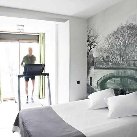 Hospedium Hostal Un Punto Chic Huesca Rum bild